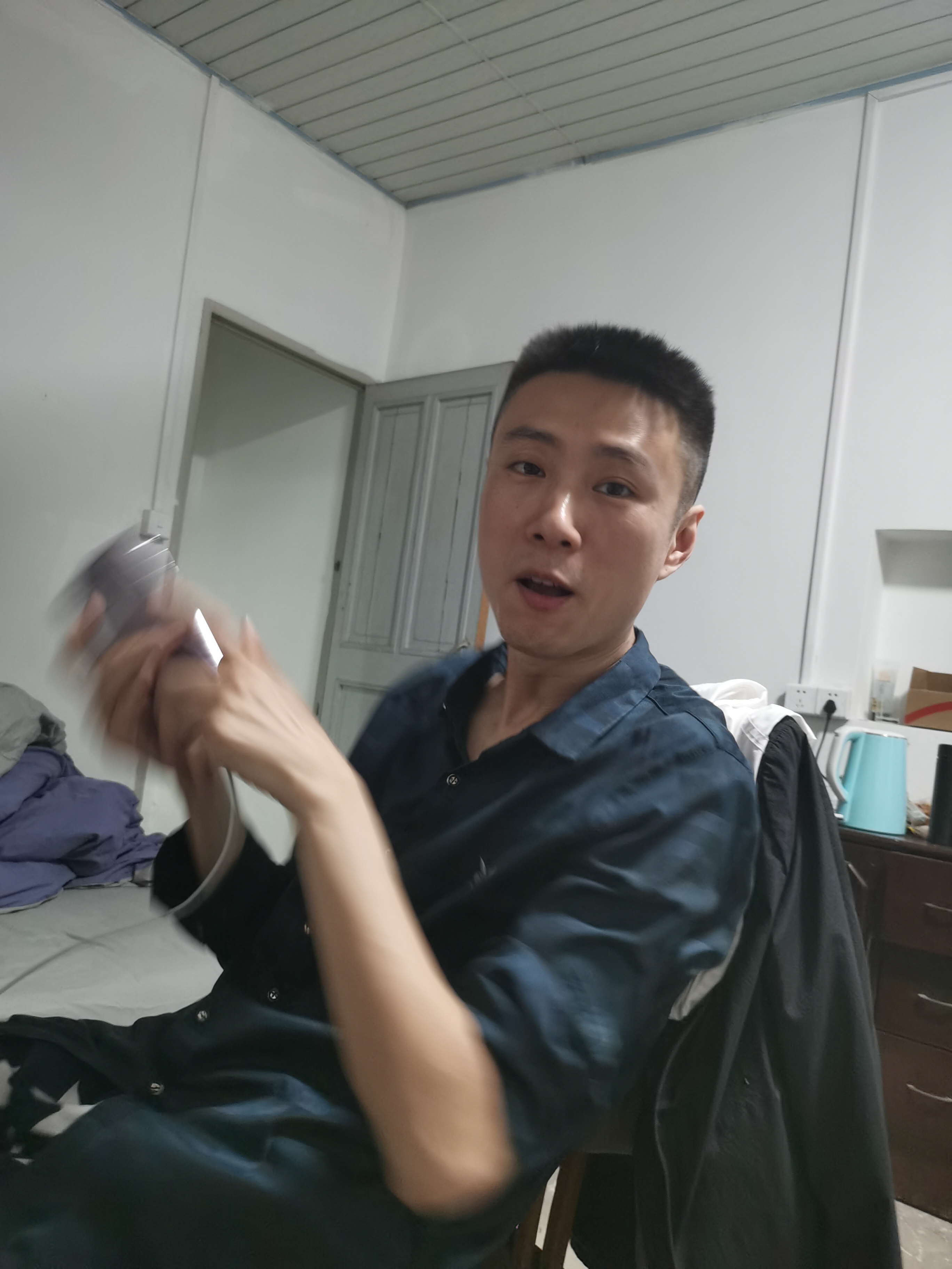 风格迥异地恋的照片