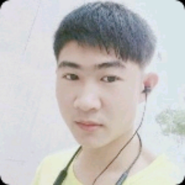 快乐的小胖哥的照片