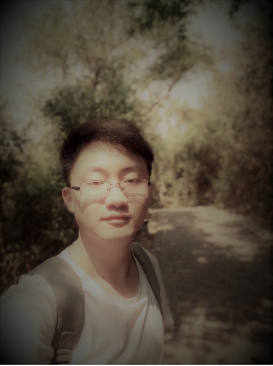 吾谨言的照片
