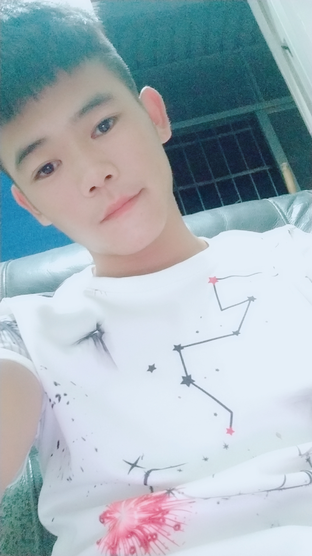 西洛天的照片