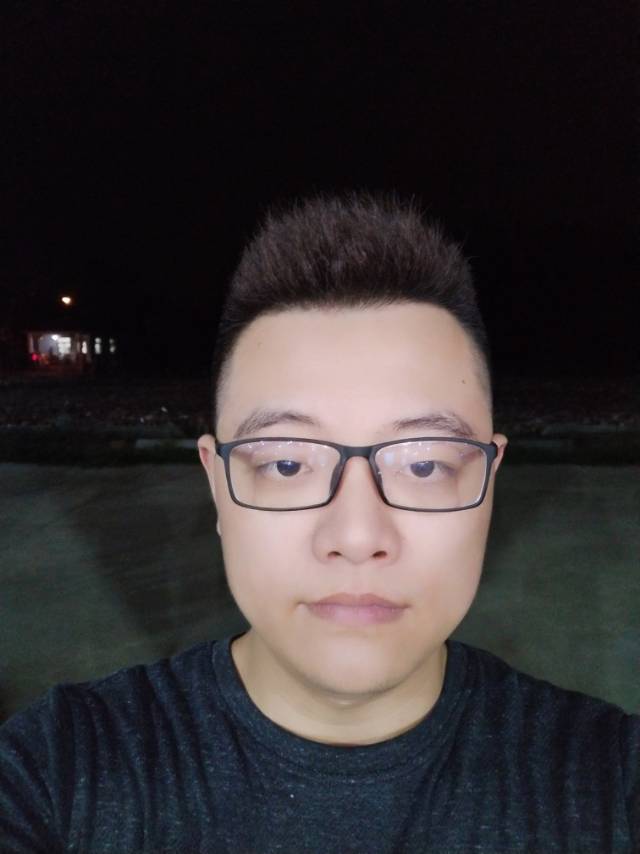 慌忙的人的照片