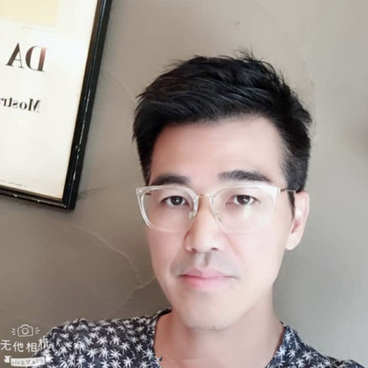 悬浮的枸杞的照片