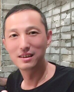 英勇的炮神的照片