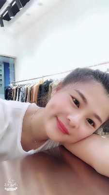 赵敏爱吃肉的照片