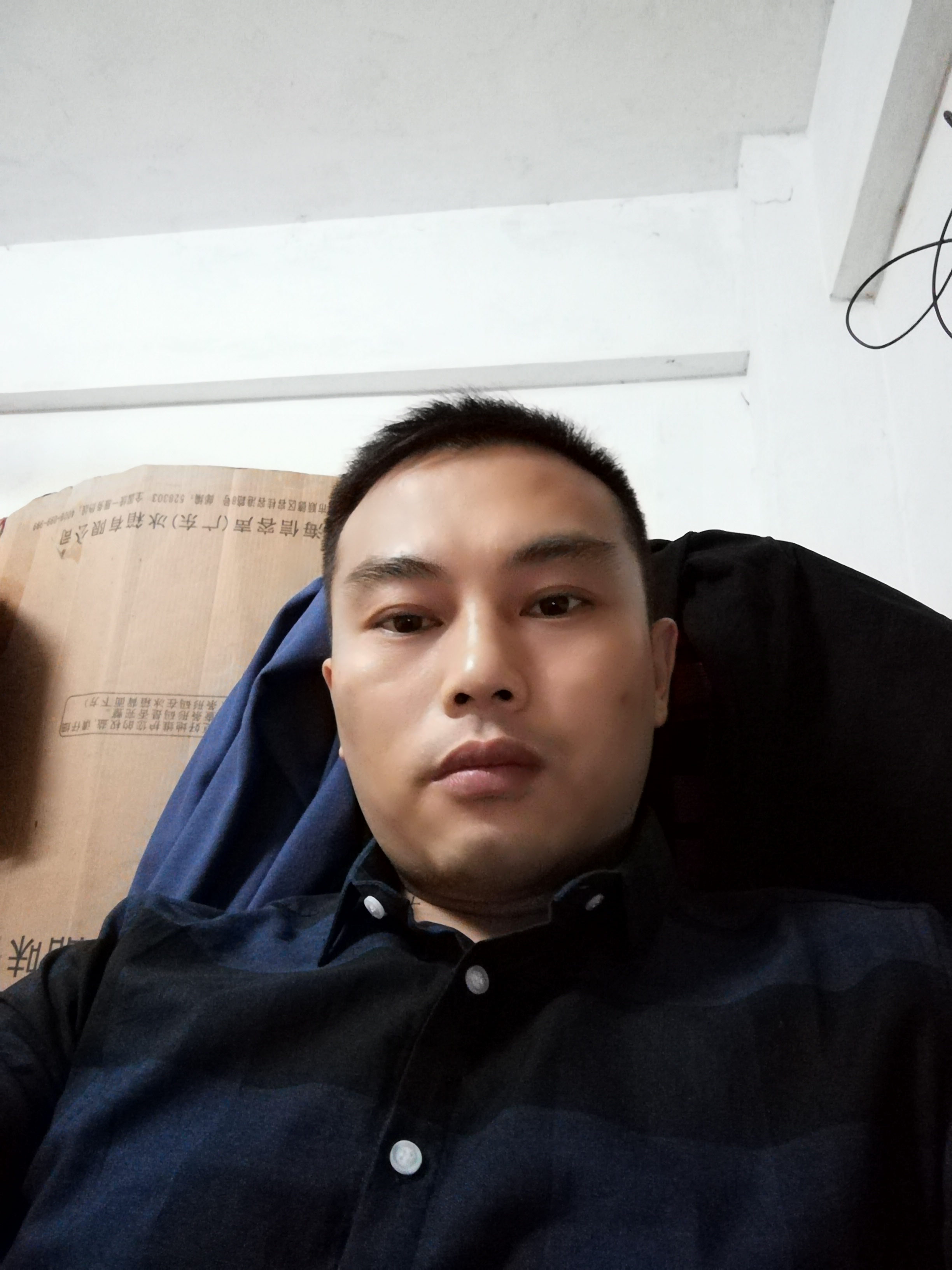 等个伴侣的照片
