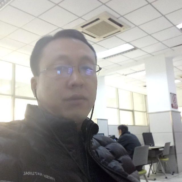 东天里的一把火。的照片