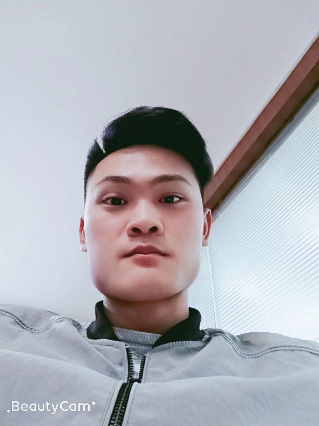 寻找合适的人。的照片