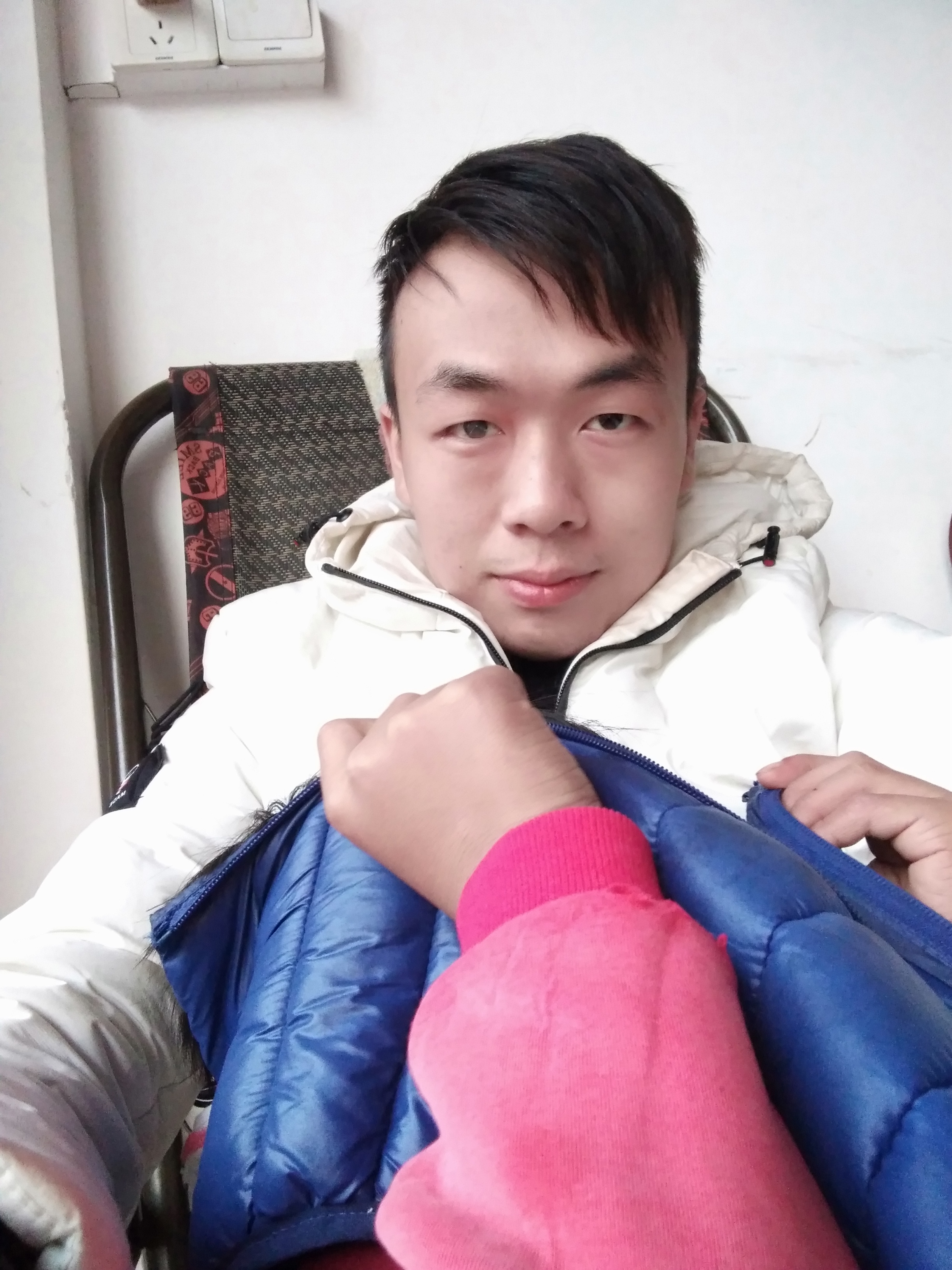 覃统一的照片