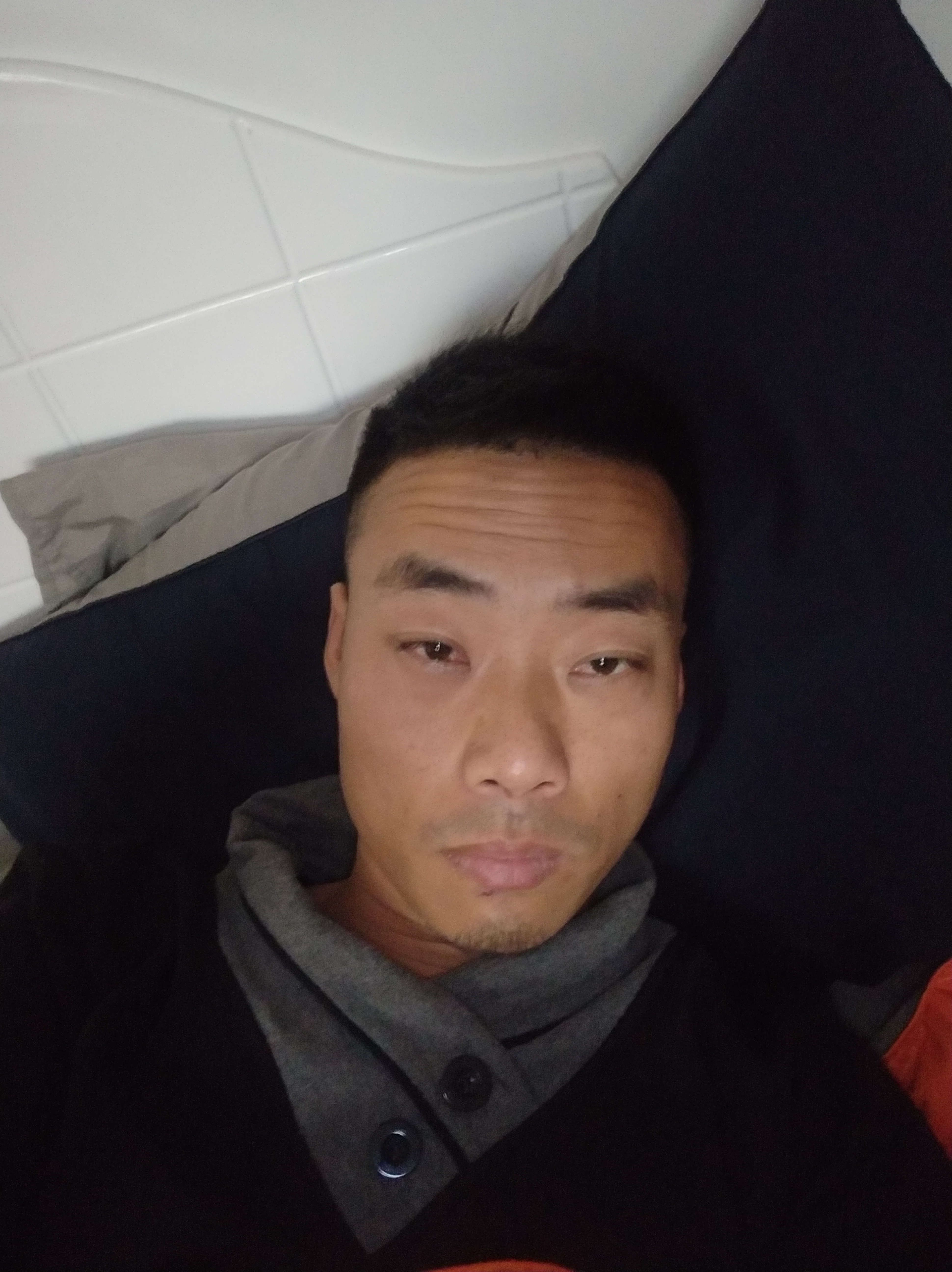 经哥哥的照片