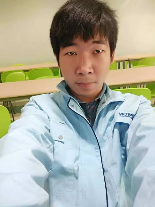 执手相拥渡余生的照片
