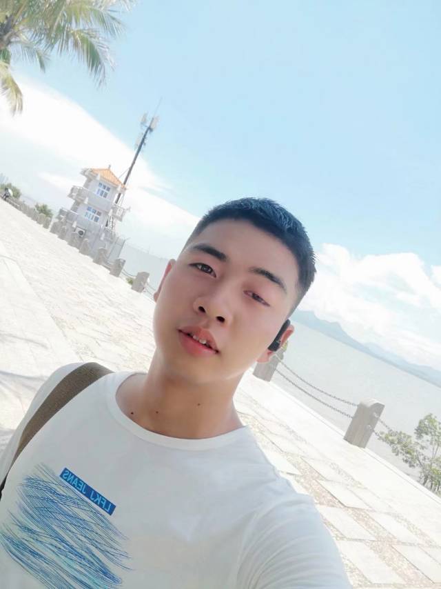 为你披上婚纱。的照片