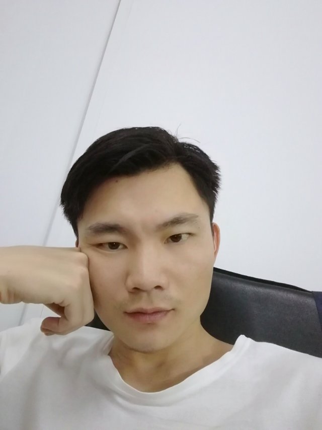 何先森爱吃鱼的照片