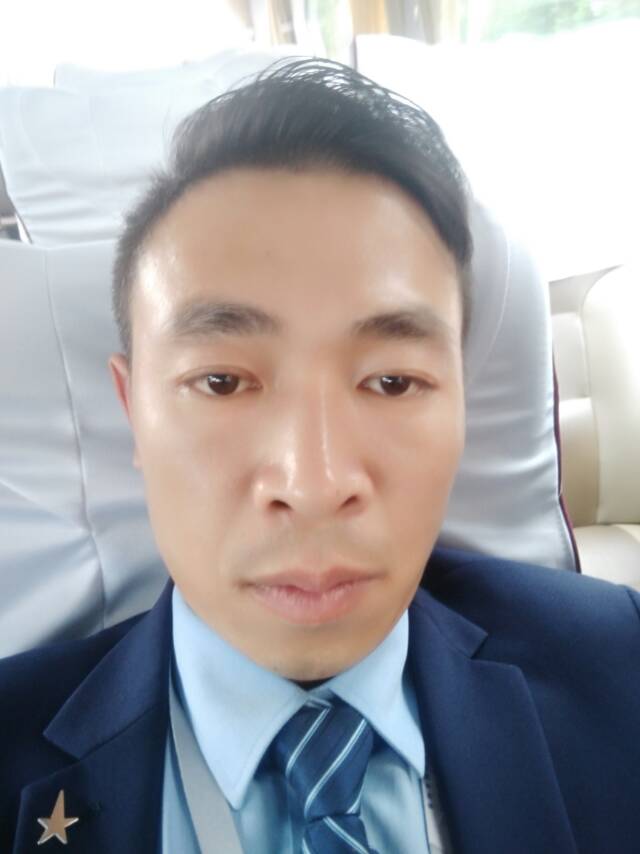 给寂寞点根烟☞的照片