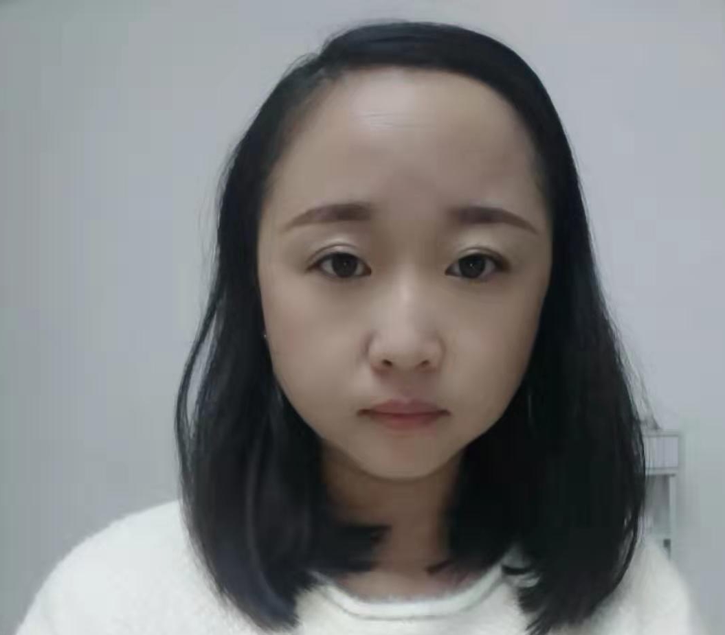 张瑜笑的照片