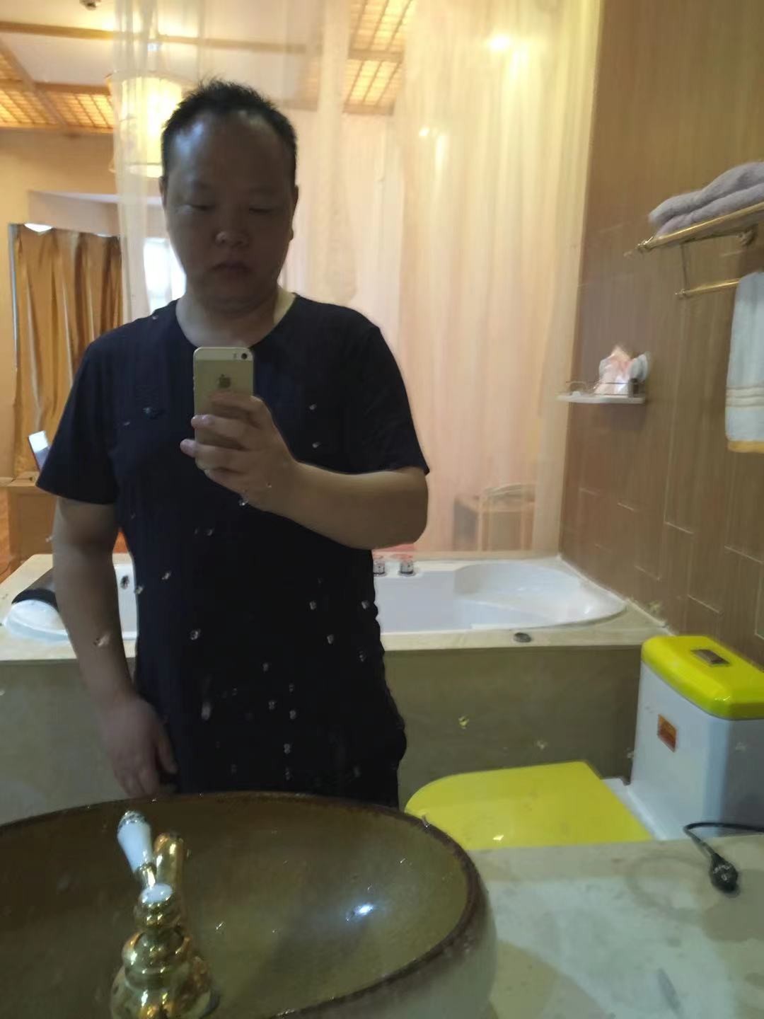 东南哥哥的照片