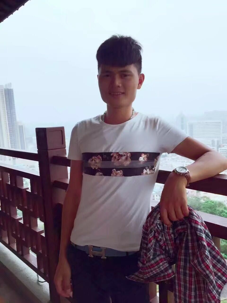 大眼健的照片