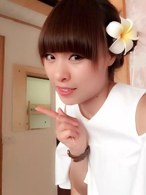 只会哭的女孩的照片