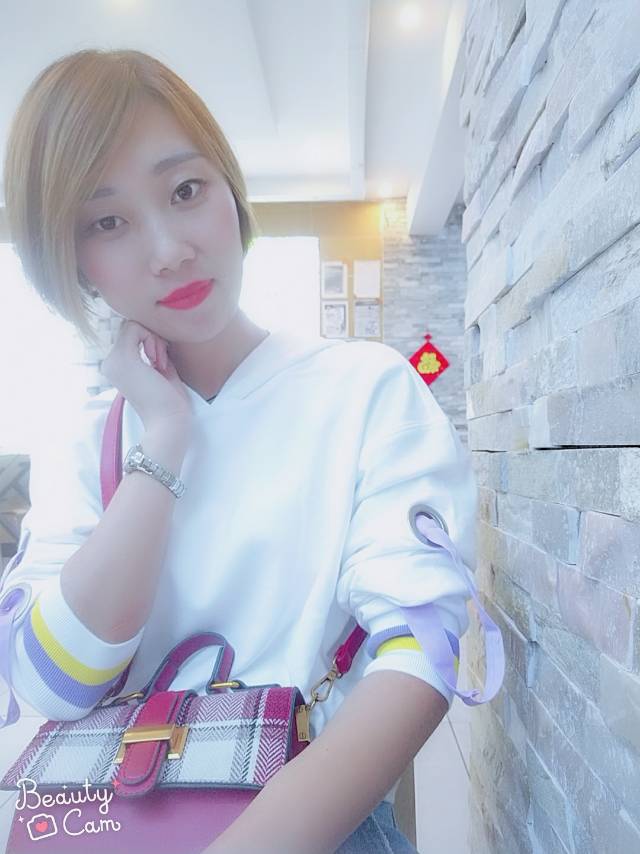 October 1的照片
