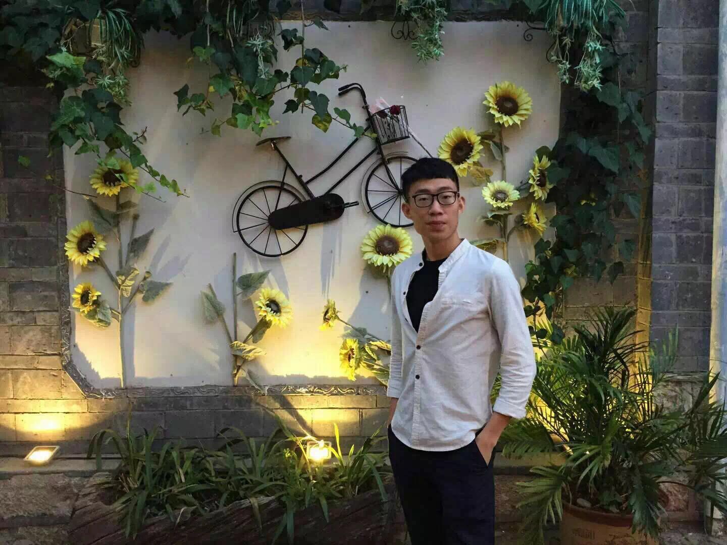 故事的男同学的照片