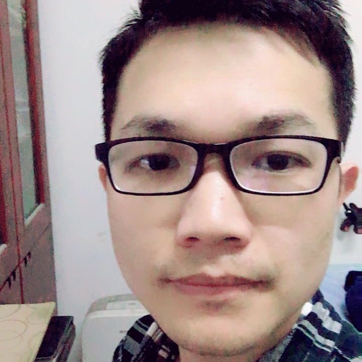 三梅笑的照片