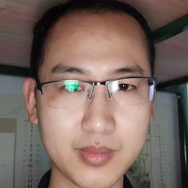 秋山鹰的照片