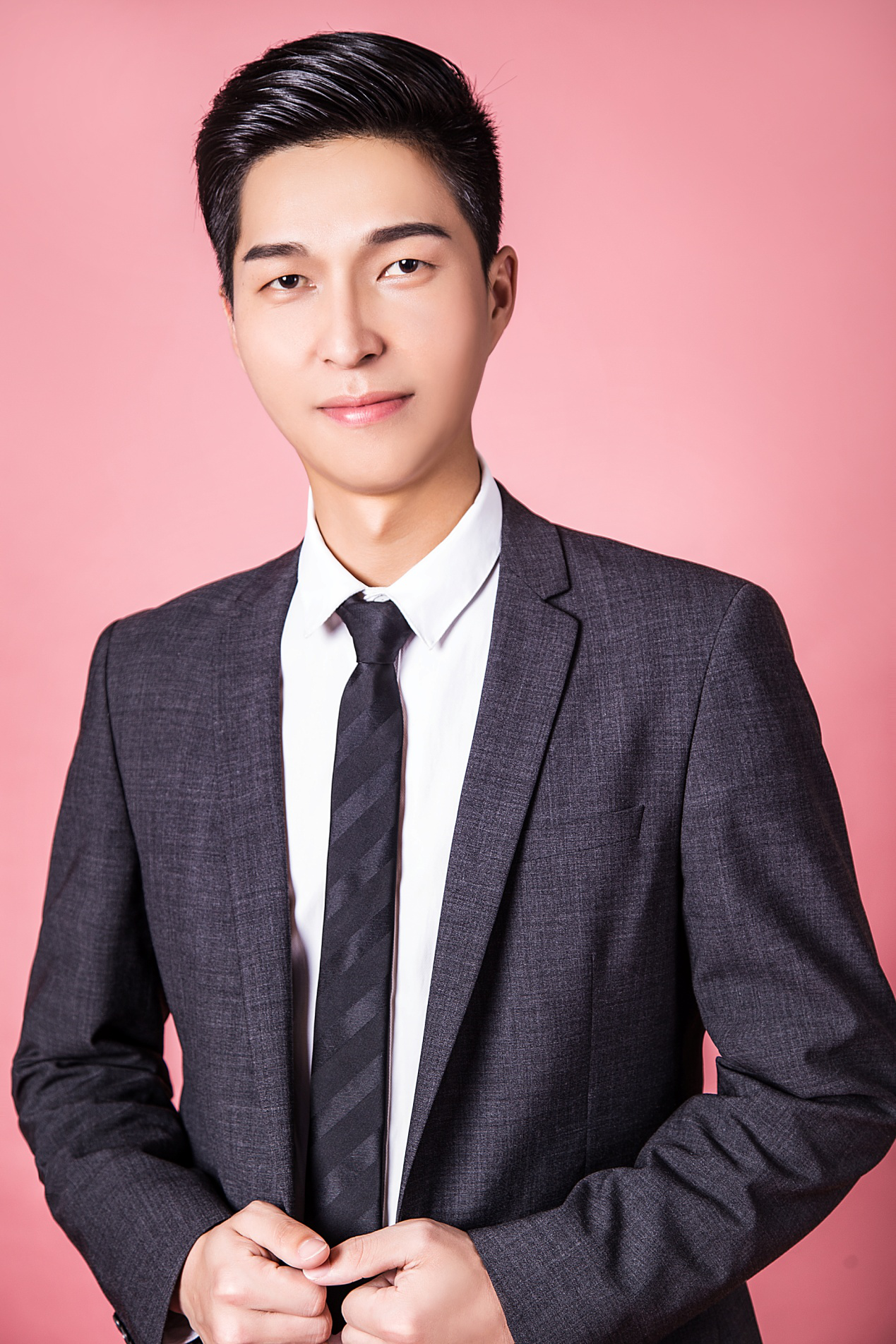 首席红娘郑老师的照片