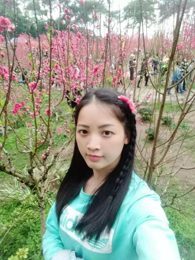 浅浅悠悠草草的照片