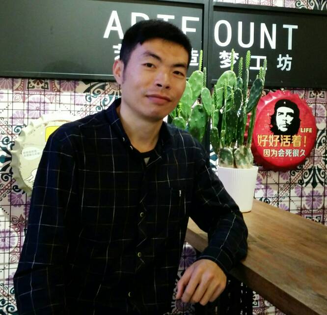 罗冠的照片