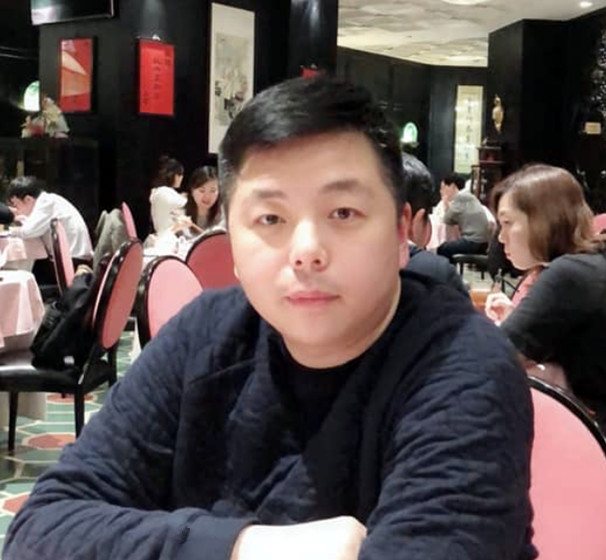 万丈青阳的照片