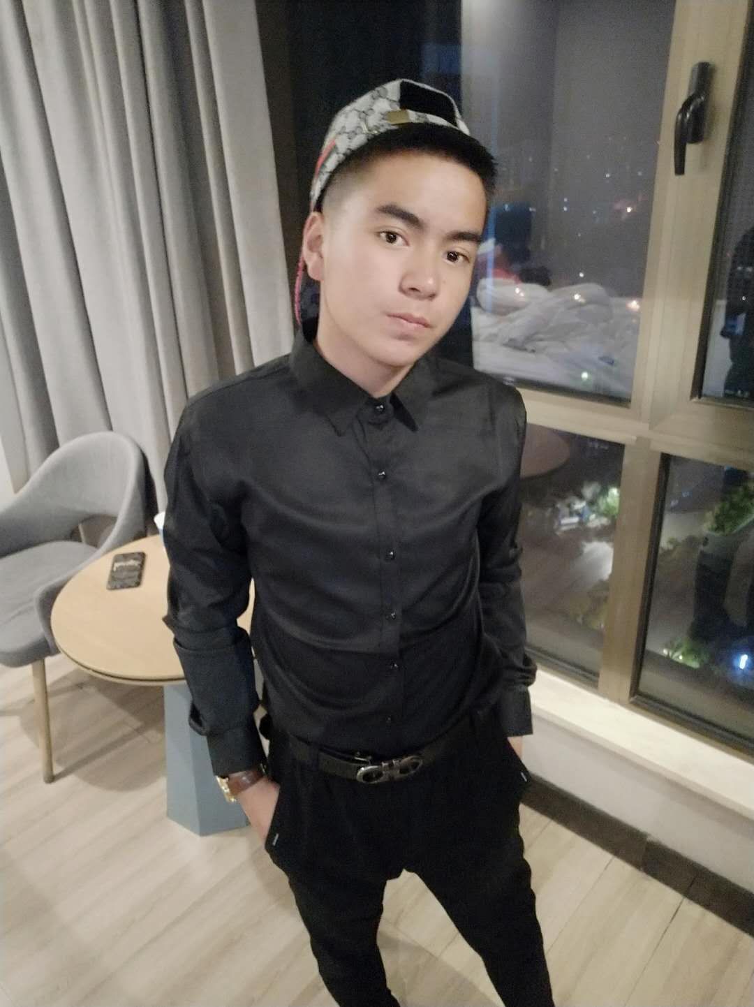 关于伟的照片
