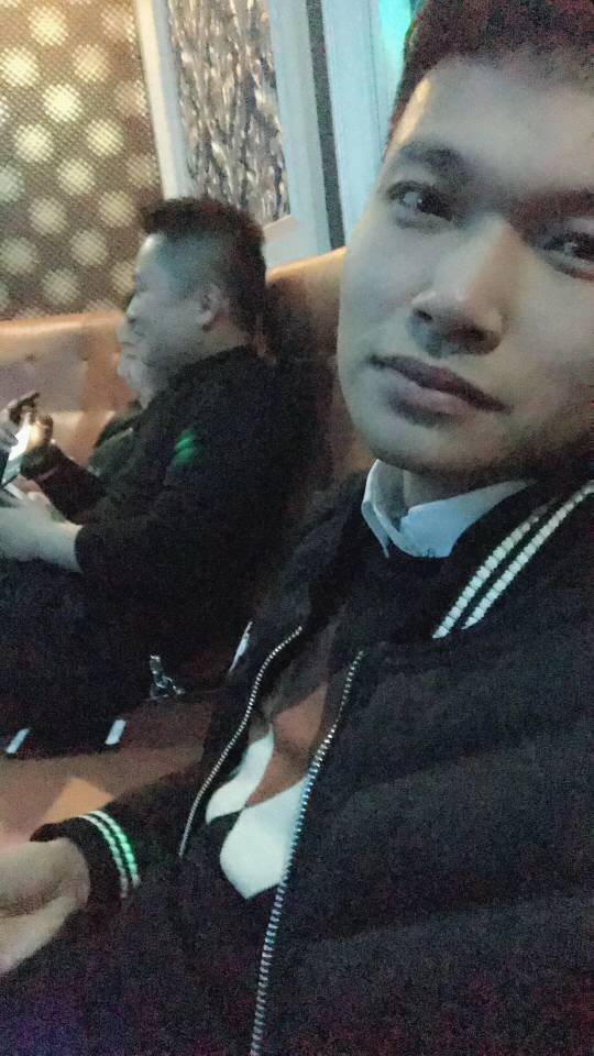 村里的男人的照片