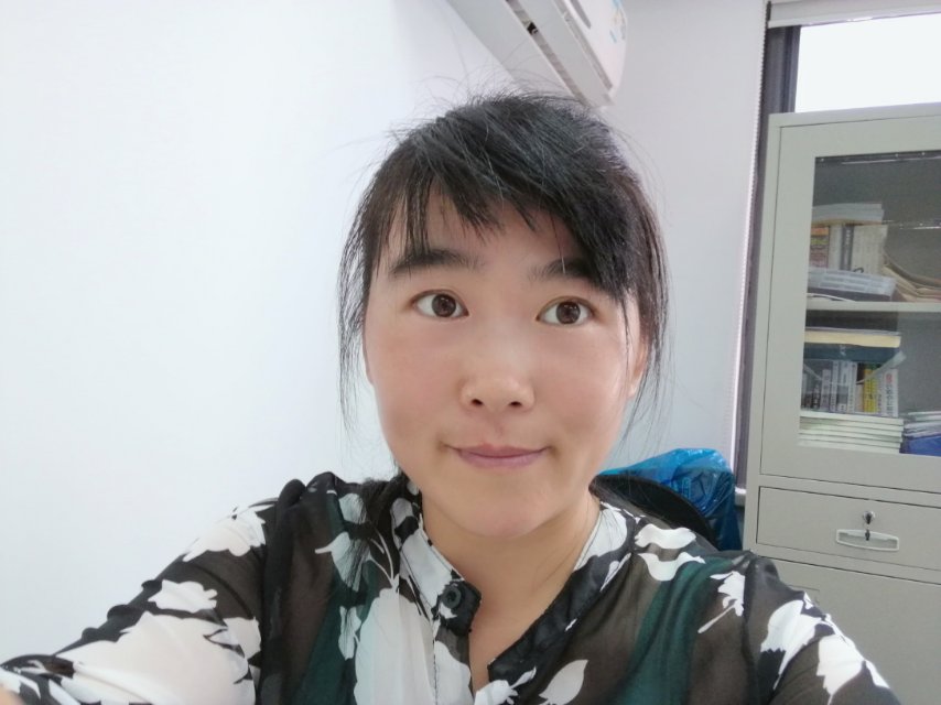 等侍王子的公主的照片