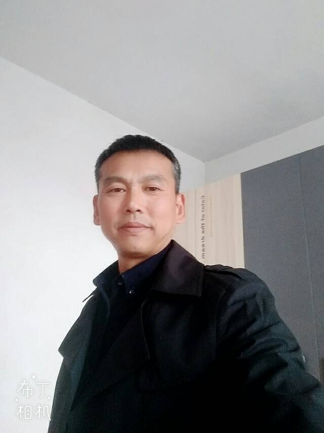 WoZaiDengNi的照片