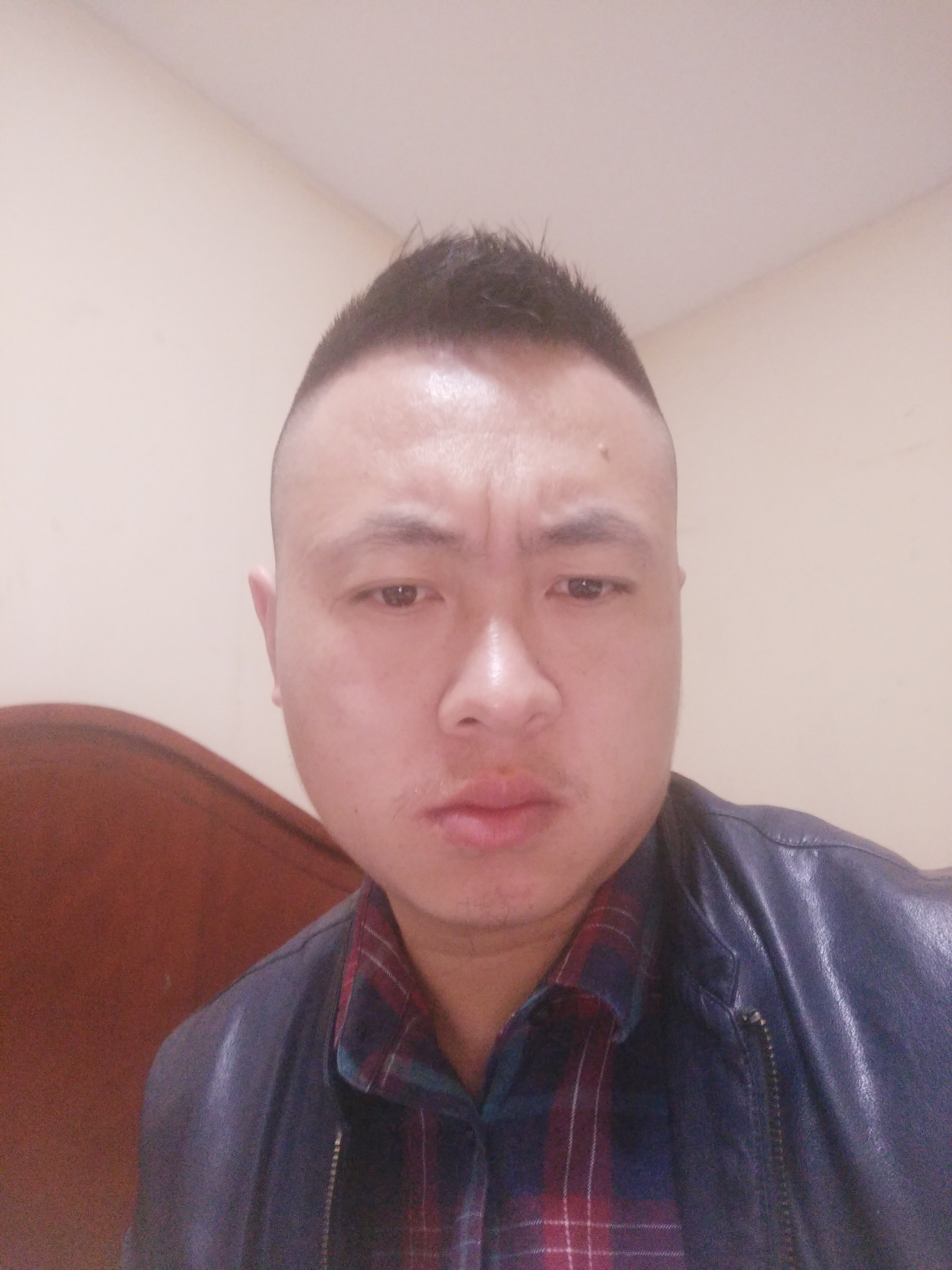 男神好似花心的照片