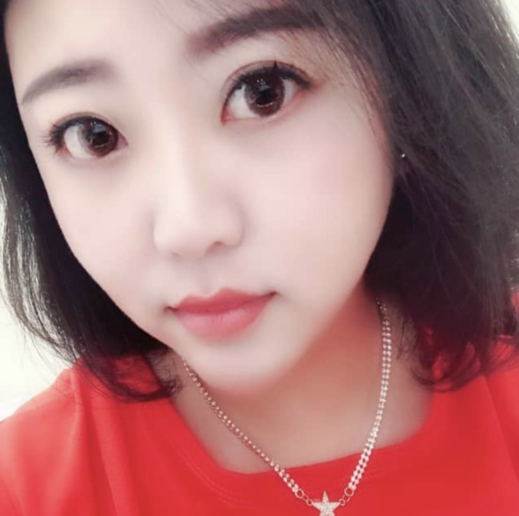 妮基塔娜的照片