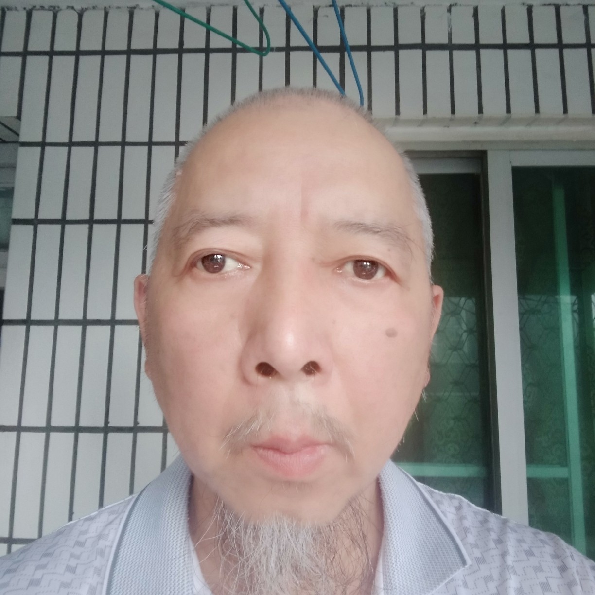 lh有些事的照片