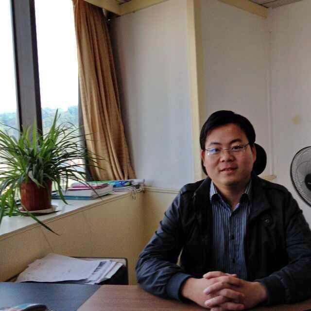 毛毛虫555的照片