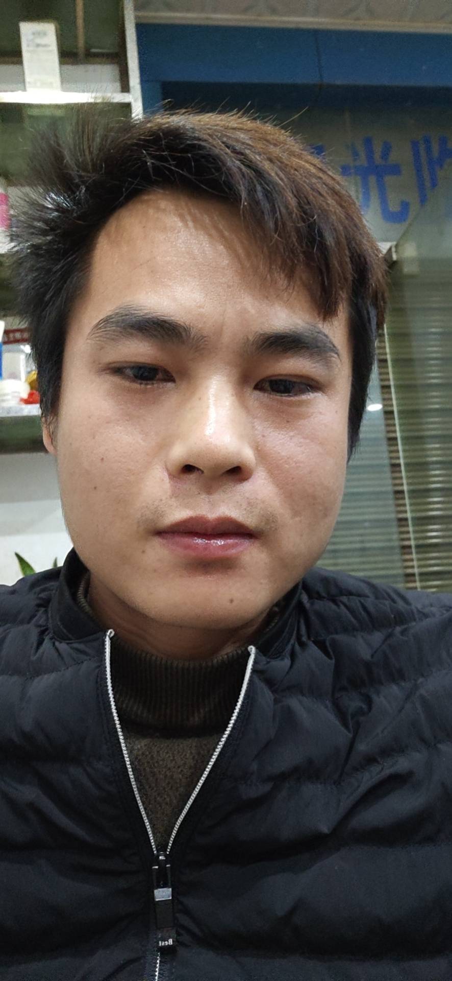 汤姆哈迪的眼的照片