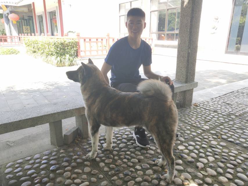 钱臭臭的照片