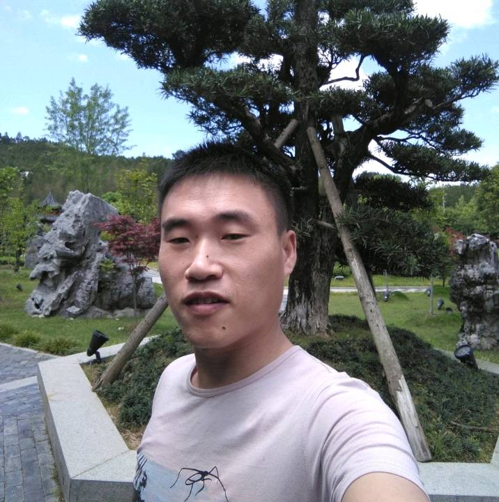 杨日忠的照片