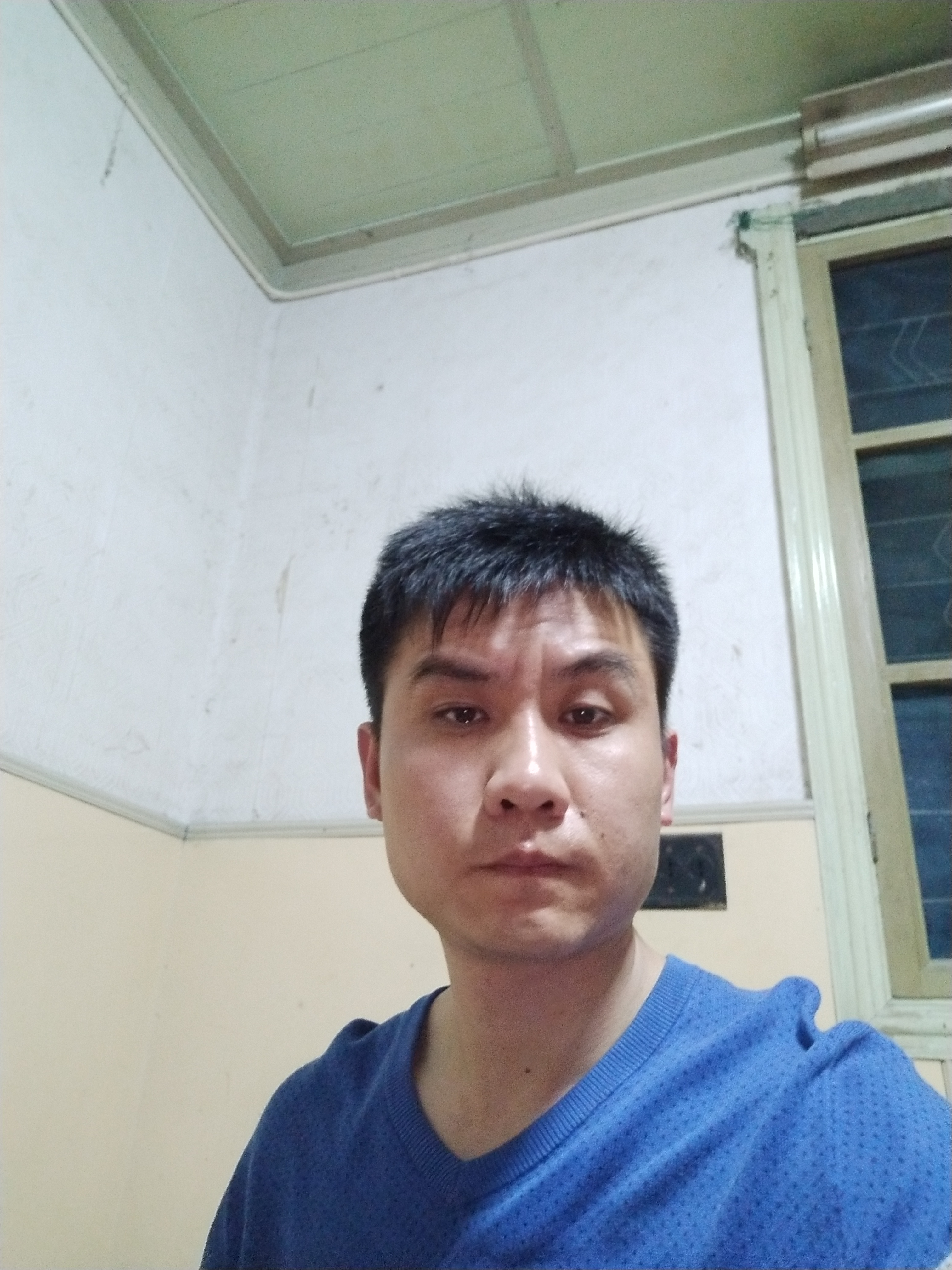 开心的男孩的照片