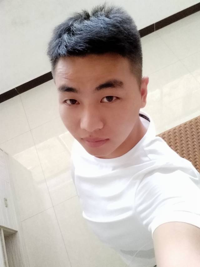 跳过天空看那海的照片