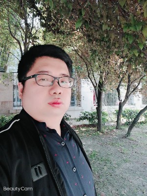 蓝色幽泉的照片