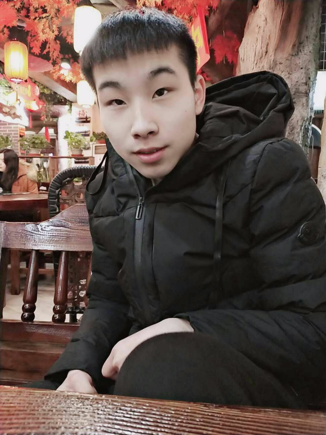 简单小伙y的照片