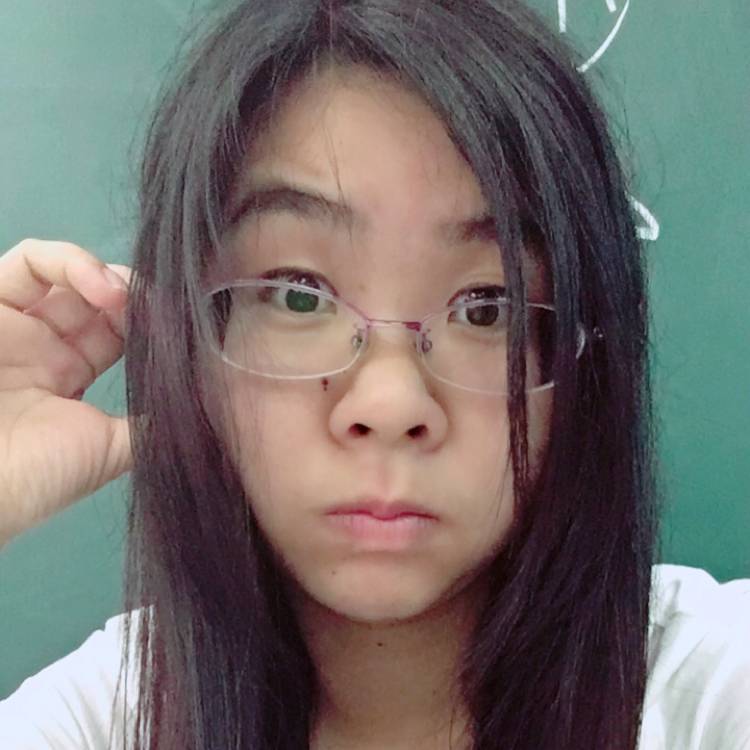 薄晓晨曦的照片