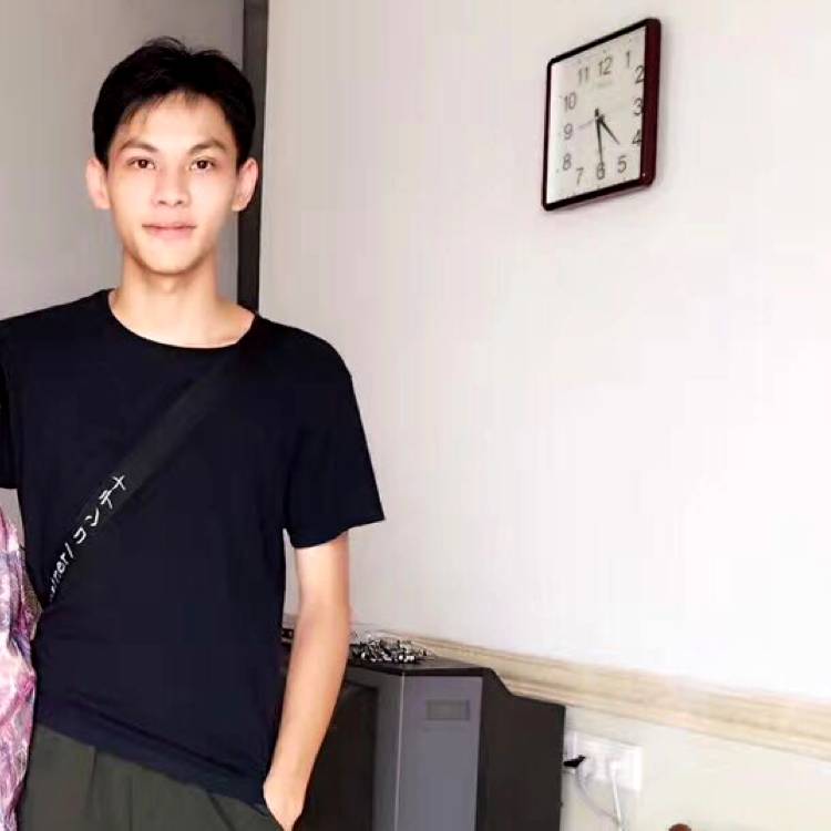 何嘉泰的照片