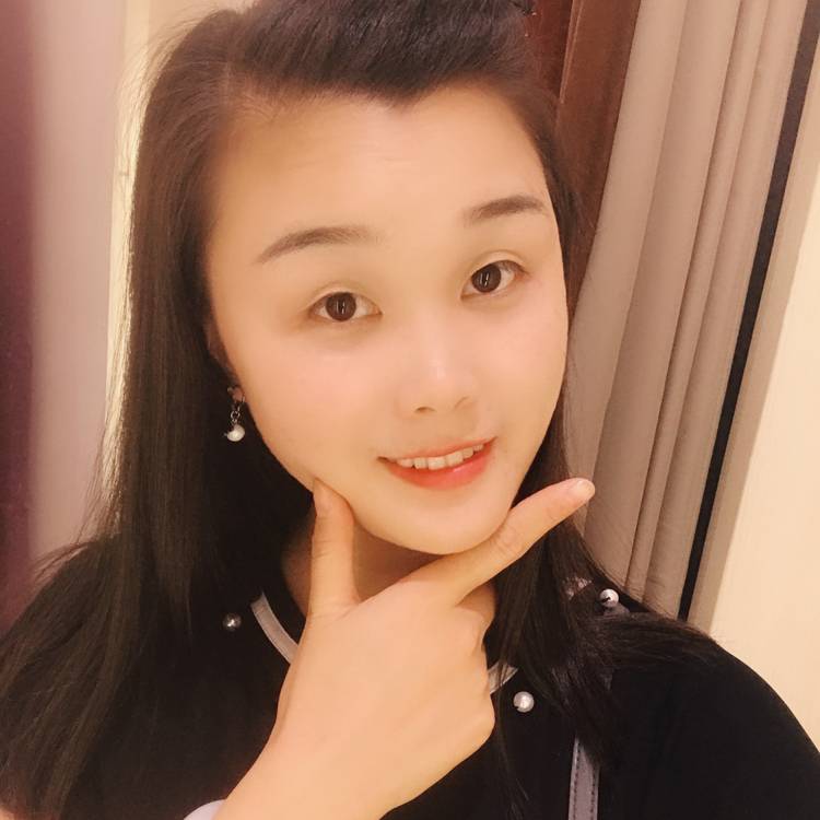 雪白云朵的照片