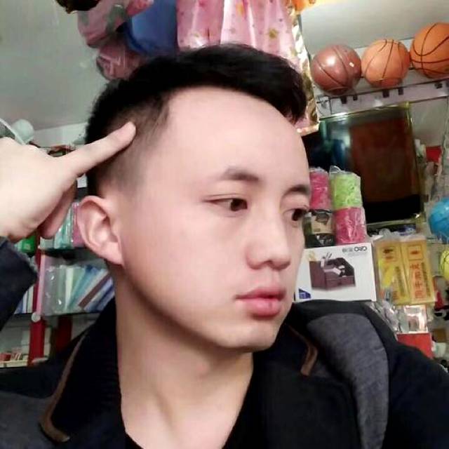 精明洛尘的照片