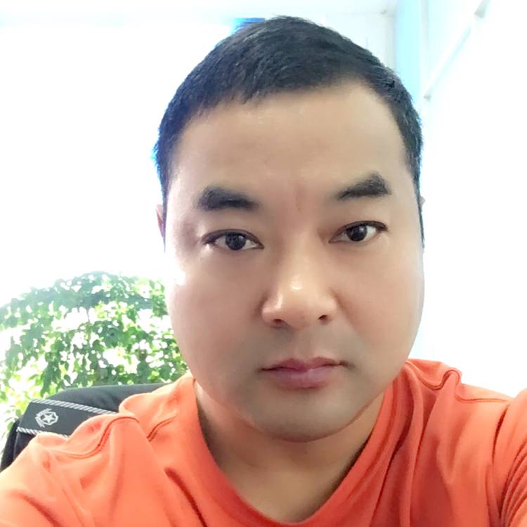 半熟的土豆的照片