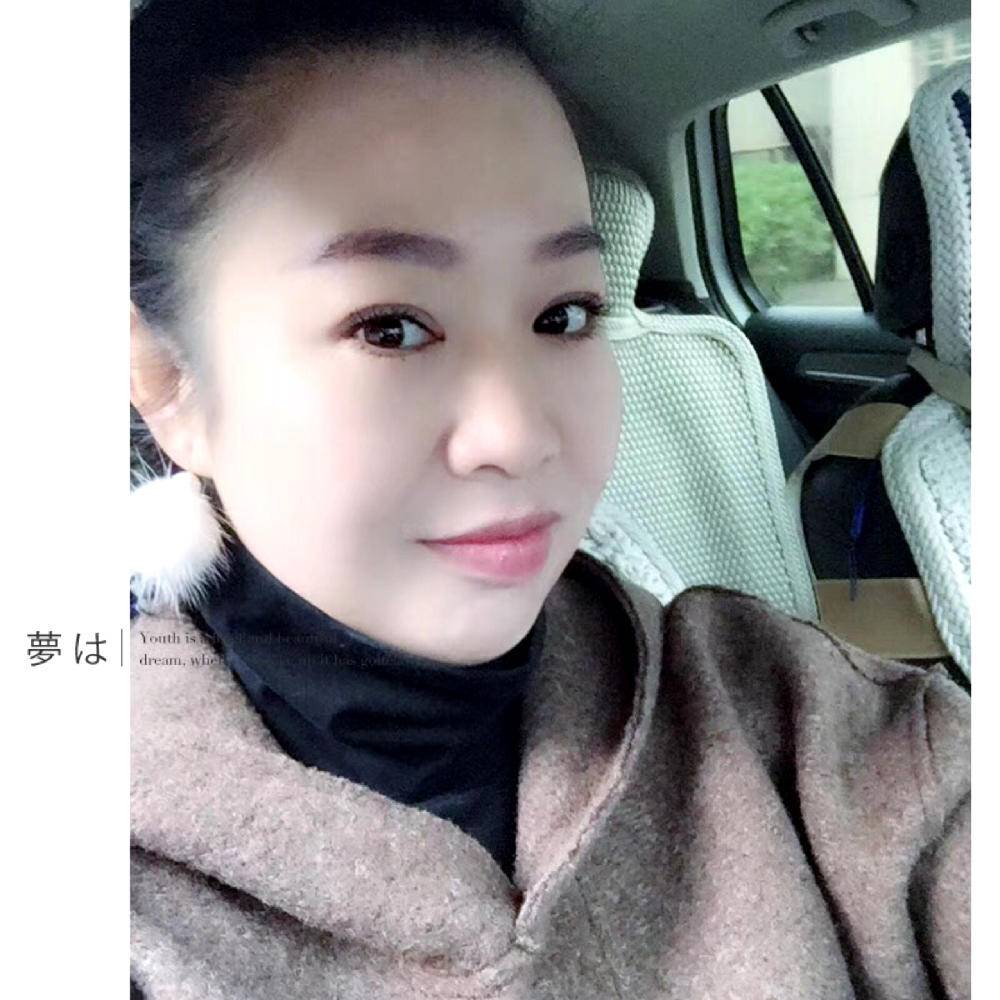错落舒荷的照片